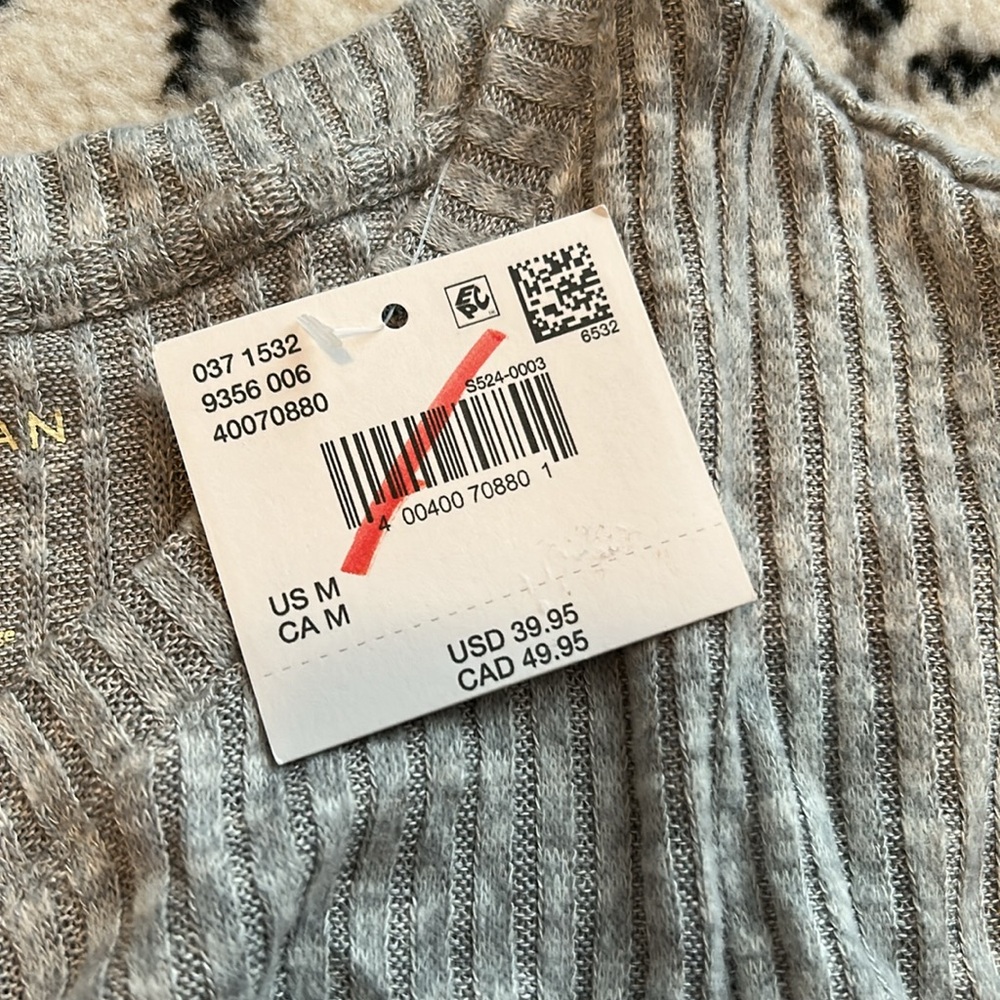 American Eagle top! - Picture 3 of 6
